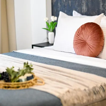 Old Town Charm - Modern & Comfortable Accommodation In The Heart Of The City Bukarest Exterior foto