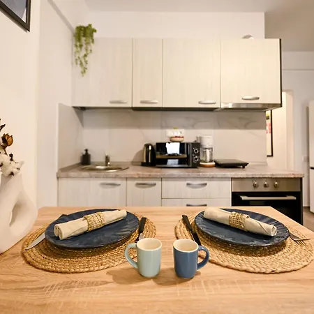 Old Town Charm - Modern & Comfortable Accommodation In The Heart Of The City Bukarest Zimmer foto