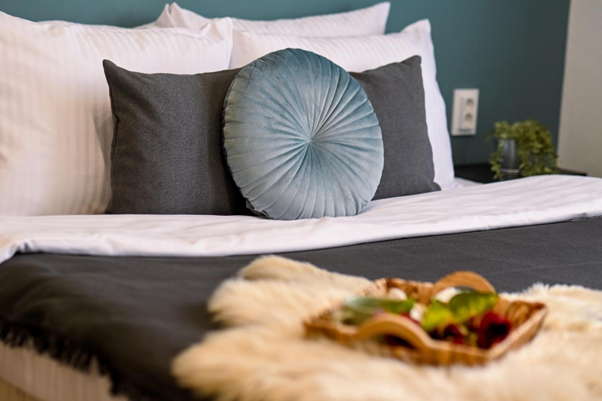 Old Town Charm - Modern & Comfortable In The Heart Of The דירה בוקרשט