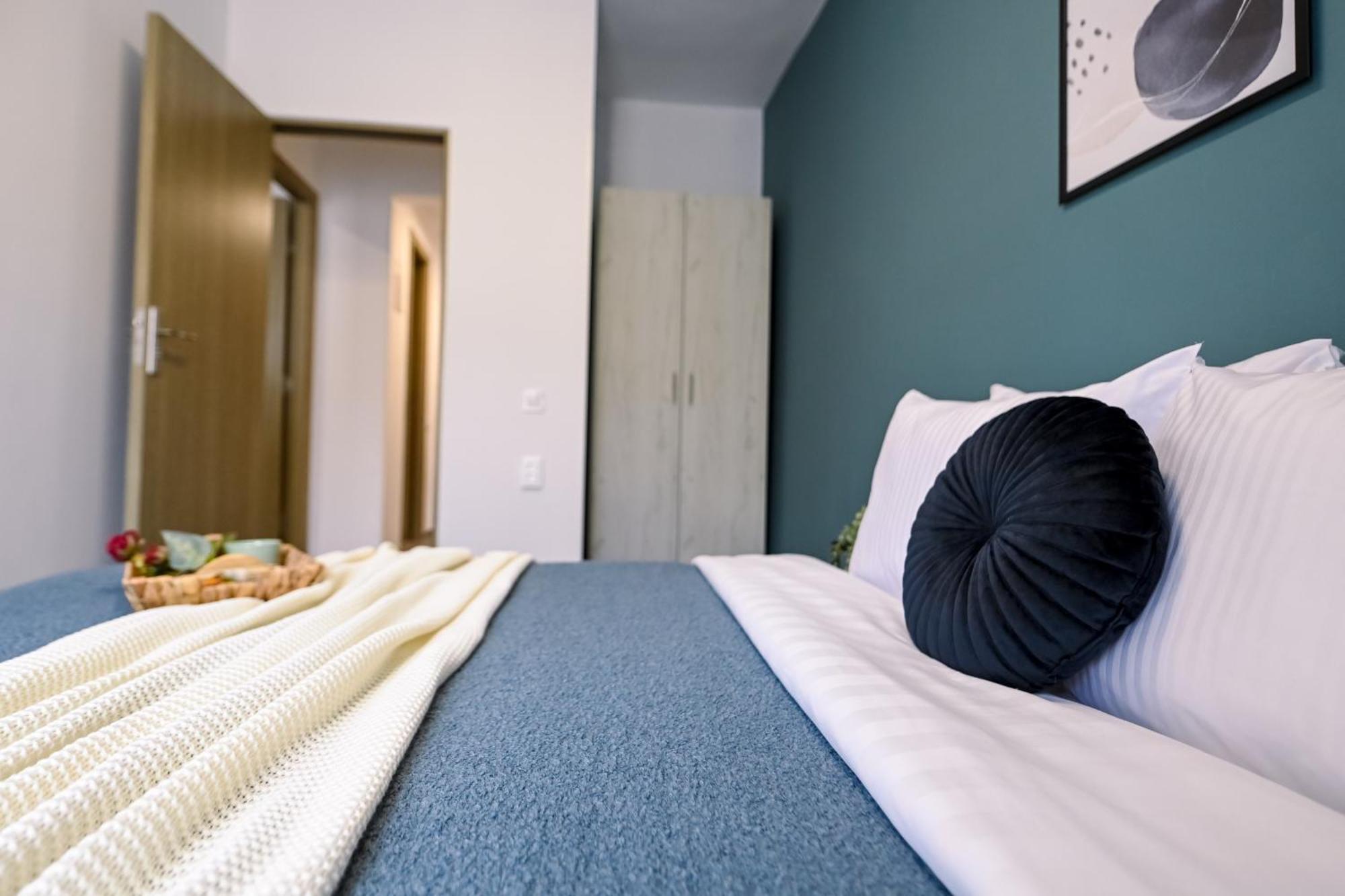 Old Town Charm - Modern & Comfortable In The Heart Of The דירה