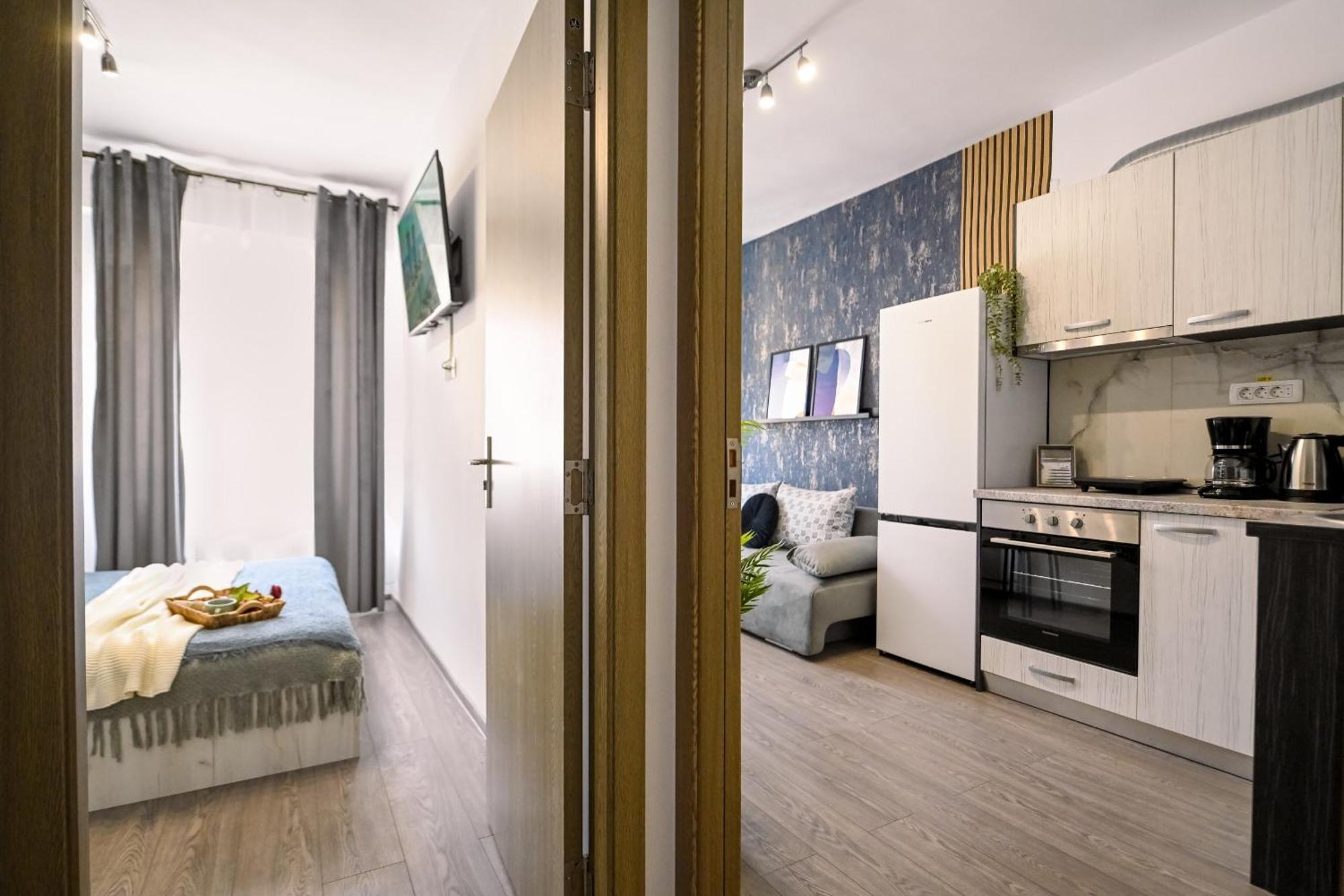 Old Town Charm - Modern & Comfortable In The Heart Of The
