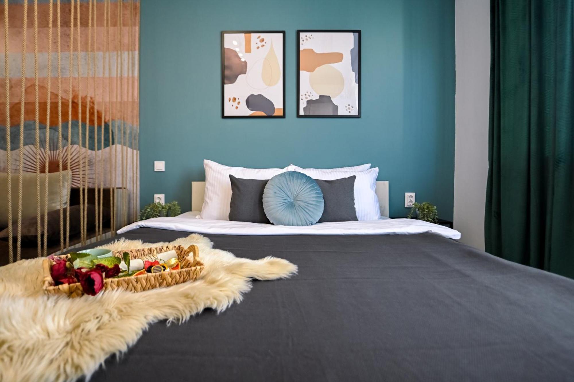 Old Town Charm - Modern & Comfortable In The Heart Of The דירה