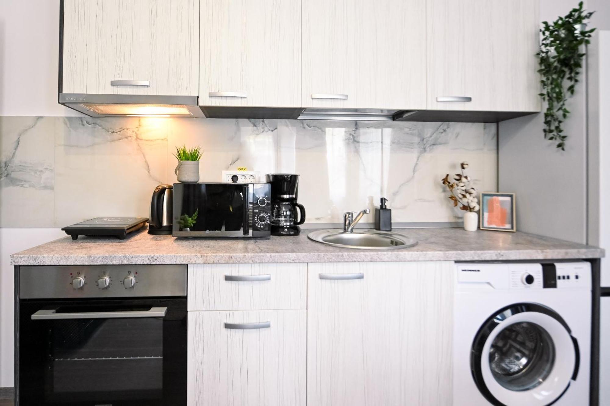 Old Town Charm - Modern & Comfortable In The Heart Of The *