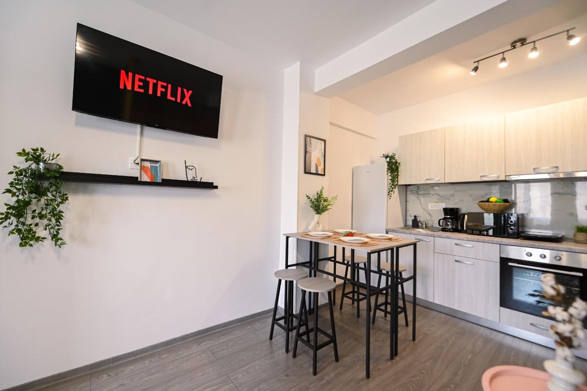 Old Town Charm - Modern & Comfortable In The Heart Of The *