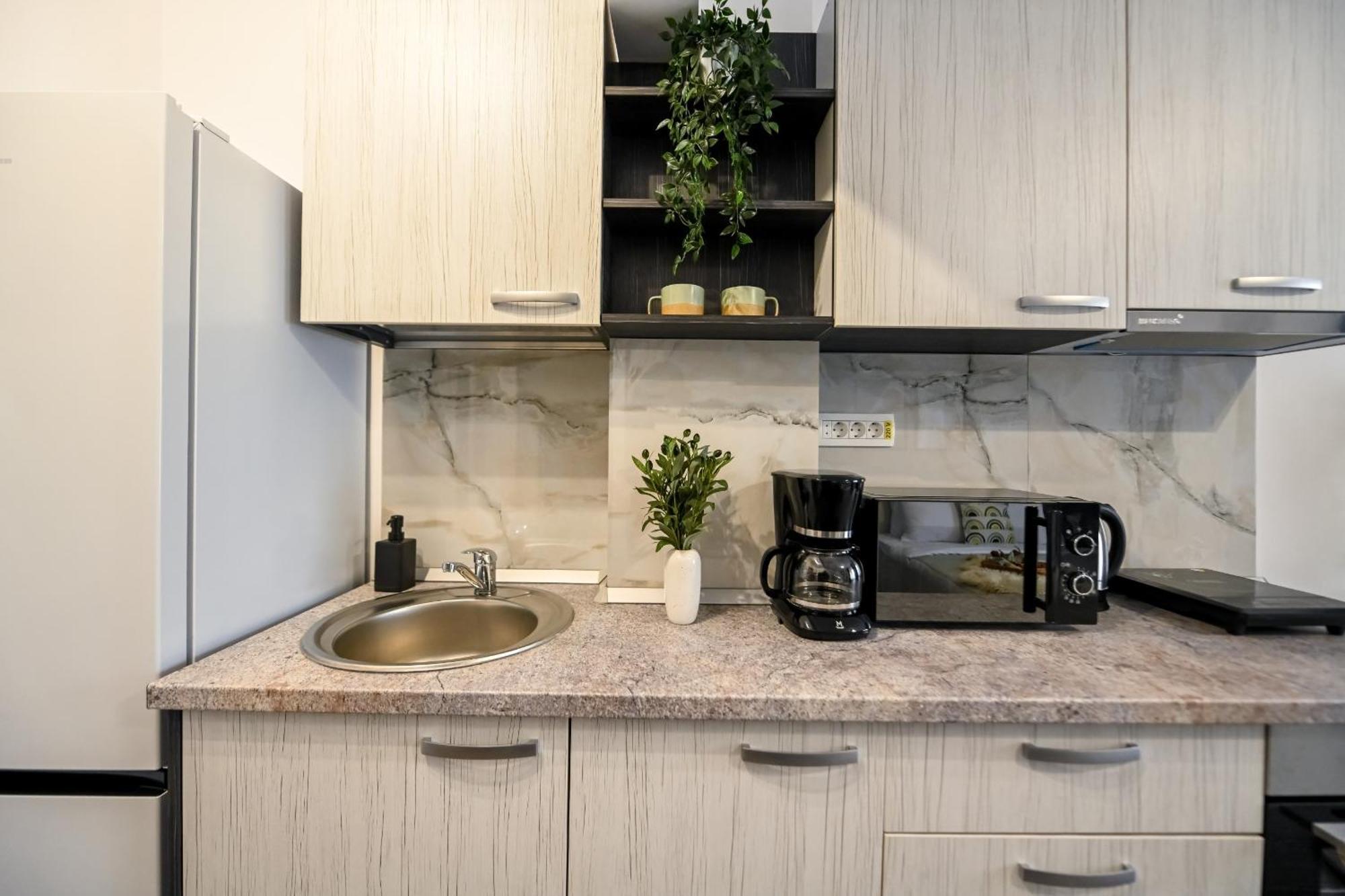 Old Town Charm - Modern & Comfortable In The Heart Of The דירה