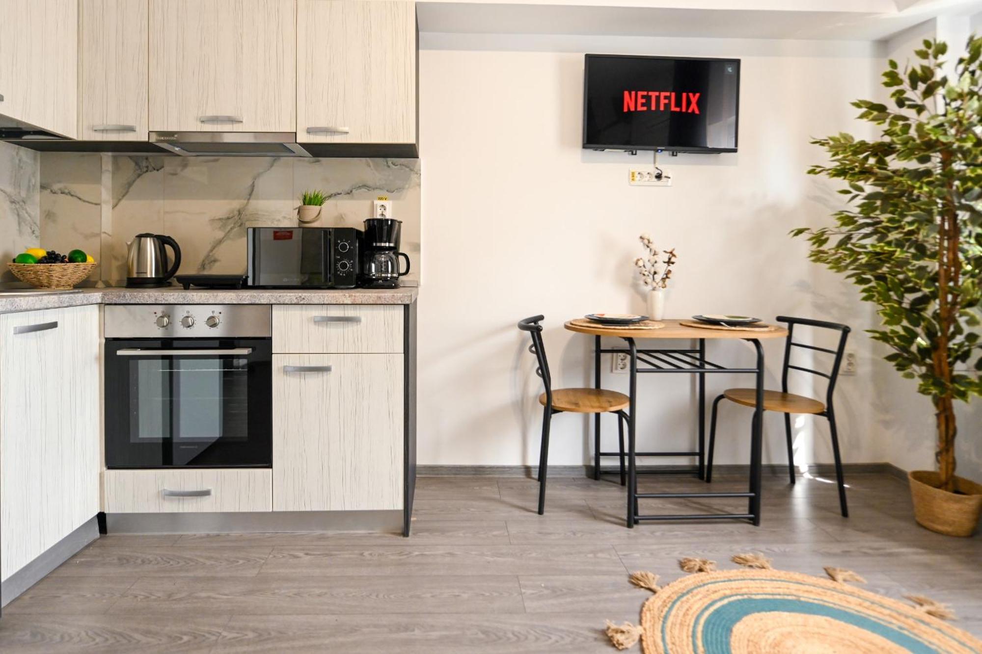 Apartment Old Town Charm - Modern & Comfortable In The Heart Of The Bukarest