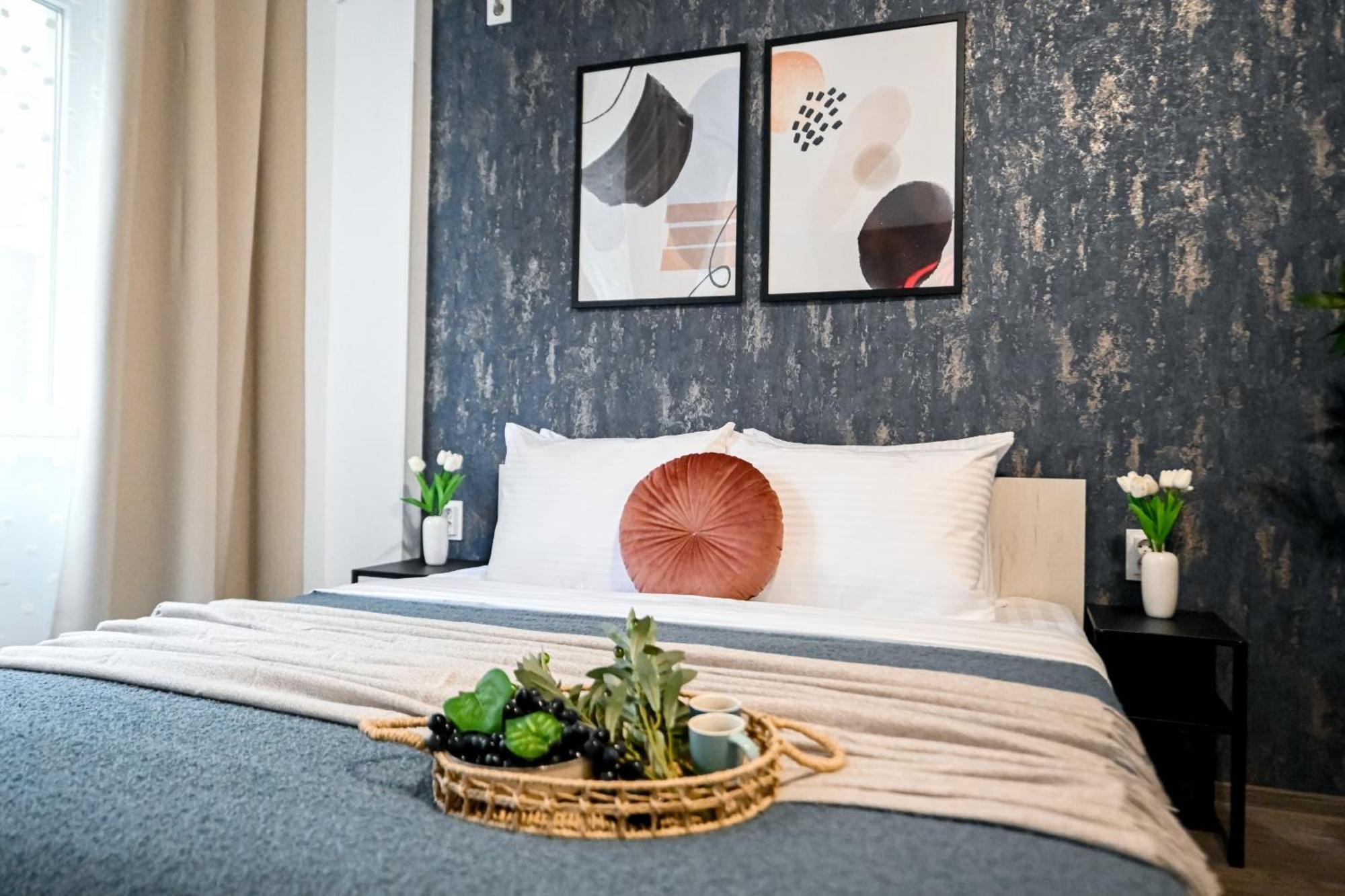 Old Town Charm - Modern & Comfortable In The Heart Of The