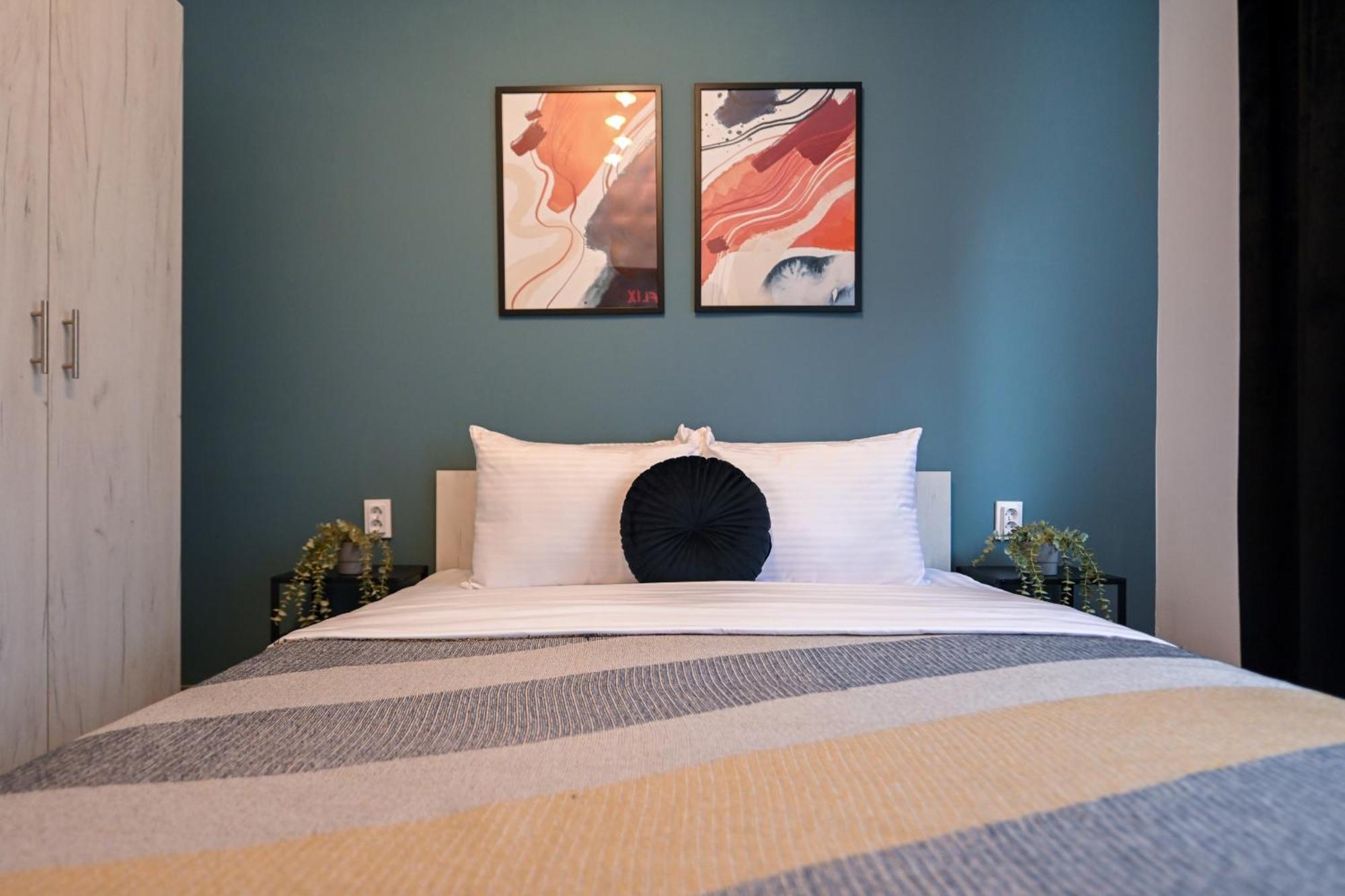 Old Town Charm - Modern & Comfortable In The Heart Of The *