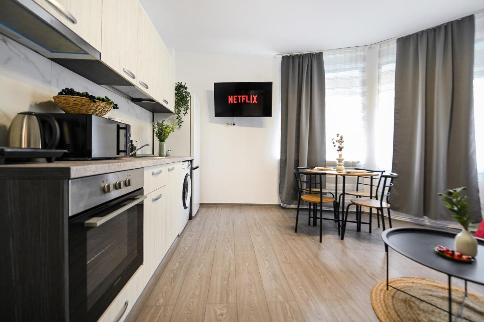 Old Town Charm - Modern & Comfortable In The Heart Of The דירה